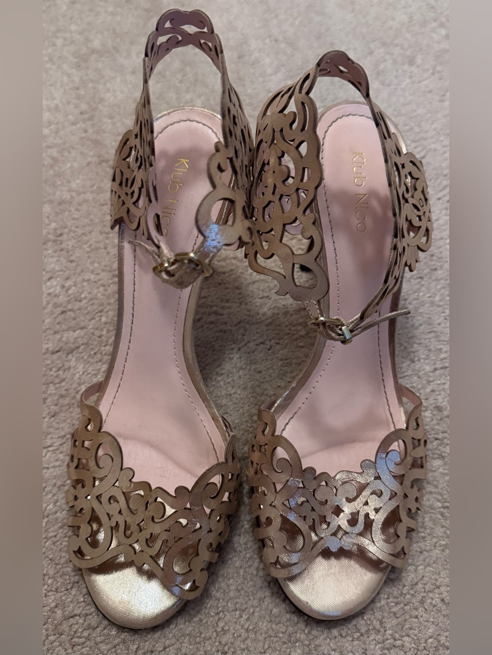 Gorgeous Klub Nico Gold Laser-Cut Heels with Tan Insole - Size: 39 or 10 US